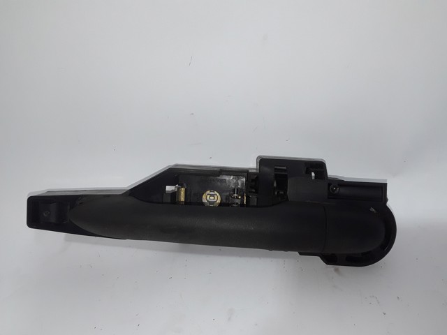 Suporte de maçaneta externa da porta dianteira direita 8200497590 MERCEDES