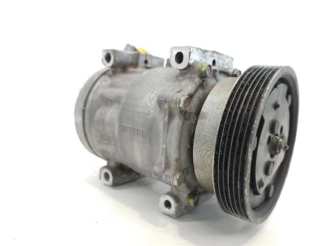 Compressor de aparelho de ar condicionado 8200526884A RENAULT