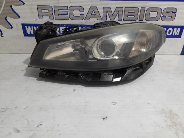 Luz esquerda 8200555905 RENAULT