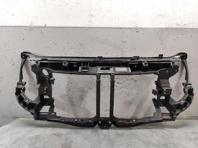 Suporte do radiador montado (painel de montagem de fixação das luzes) 8200657209 RENAULT