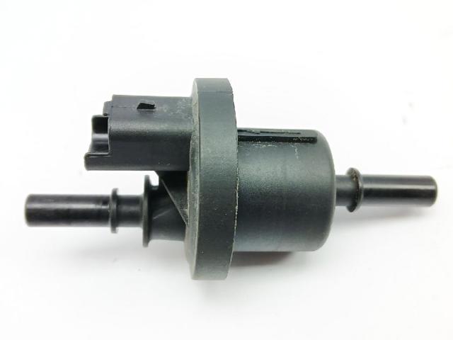 Válvula de adsorvedor dos vapores de combustível 8200660852 RENAULT