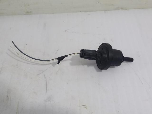 Válvula de adsorvedor dos vapores de combustível 8200660852 RENAULT