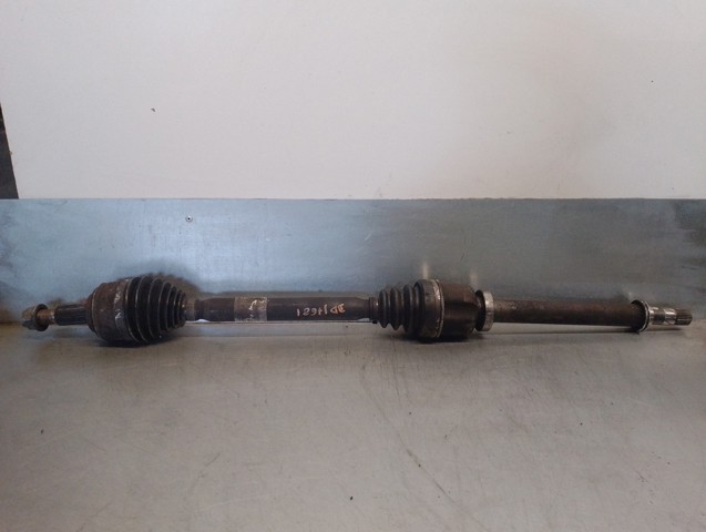 Semieixo (acionador) dianteiro direito 8200676172 RENAULT