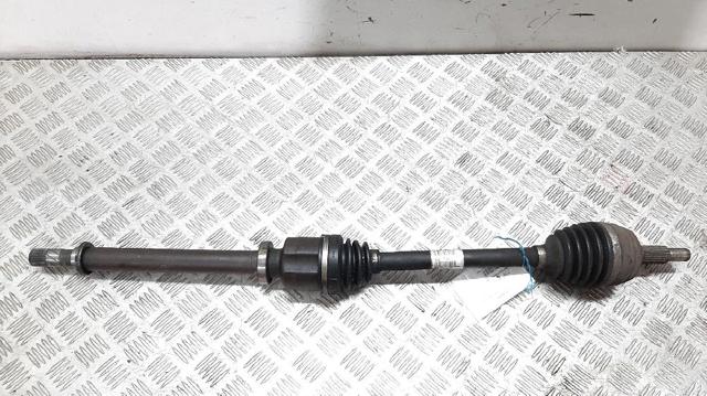 Semieixo (acionador) dianteiro direito 8200725504 RENAULT