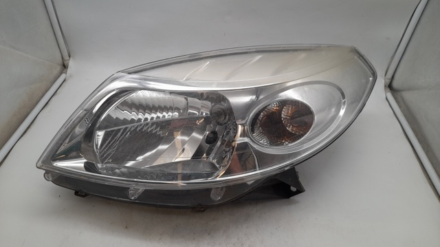 Luz esquerda 8200733878 RENAULT