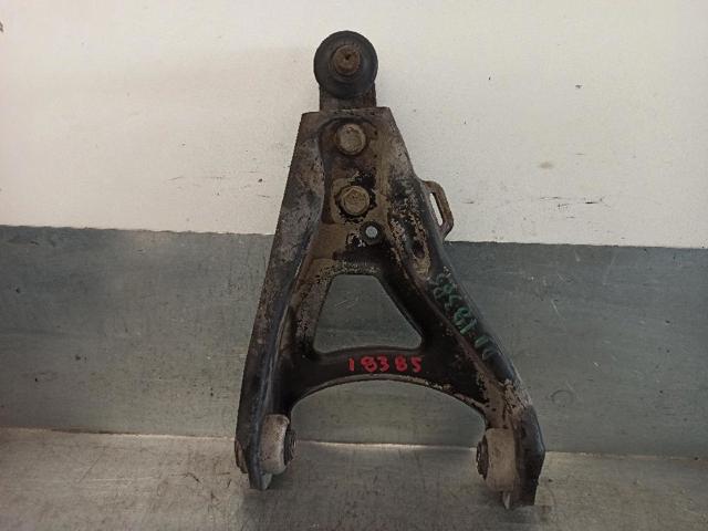 Braço oscilante inferior direito de suspensão dianteira 8200737135 RENAULT