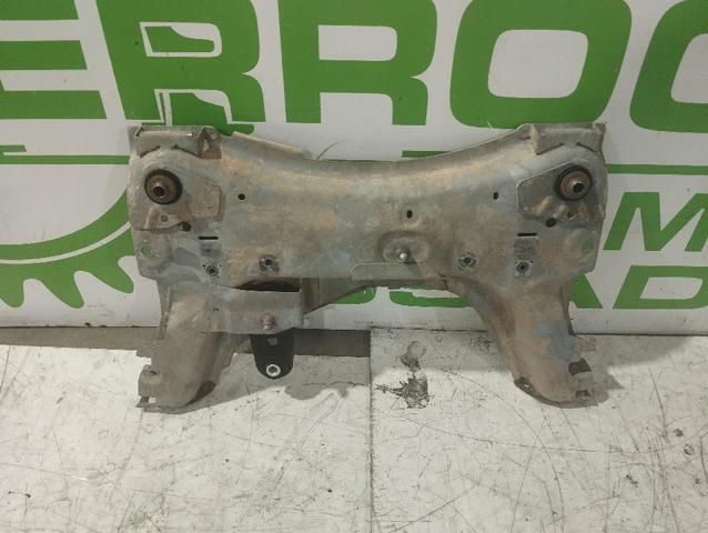 Viga de suspensão dianteira (plataforma veicular) 8200742904 RENAULT