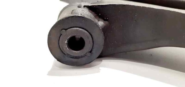 Braço oscilante inferior direito de suspensão dianteira 8200744092 RENAULT