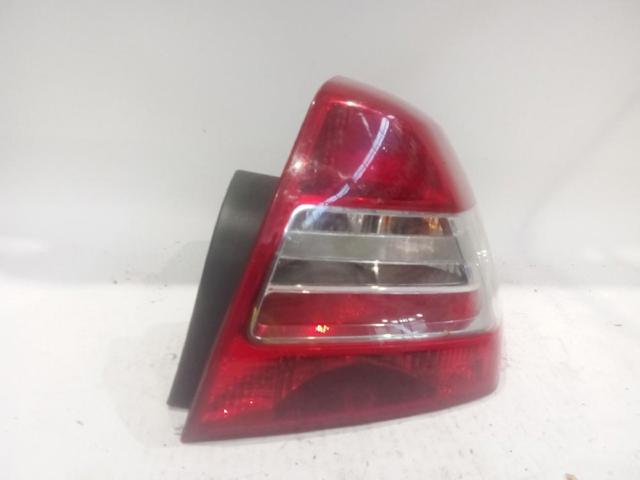 Lanterna traseira esquerda 8200757701 RENAULT