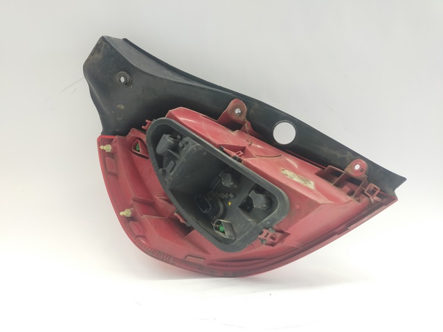 Lanterna traseira direita 8200776050 RENAULT