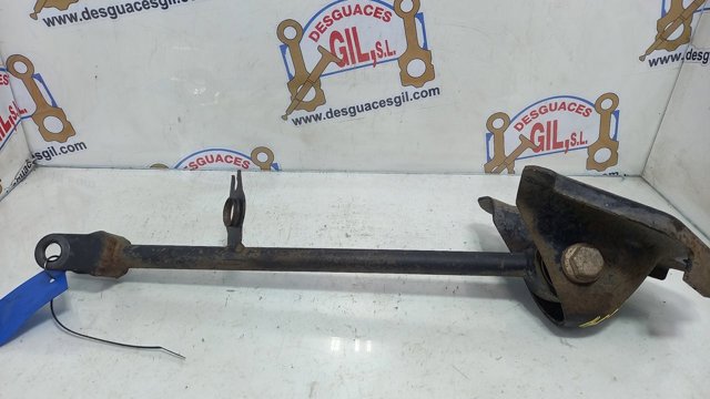 Braço oscilante (tração) longitudinal inferior direito de suspensão traseira 8200839107 RENAULT
