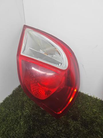 Lanterna traseira esquerda 8200886944 RENAULT