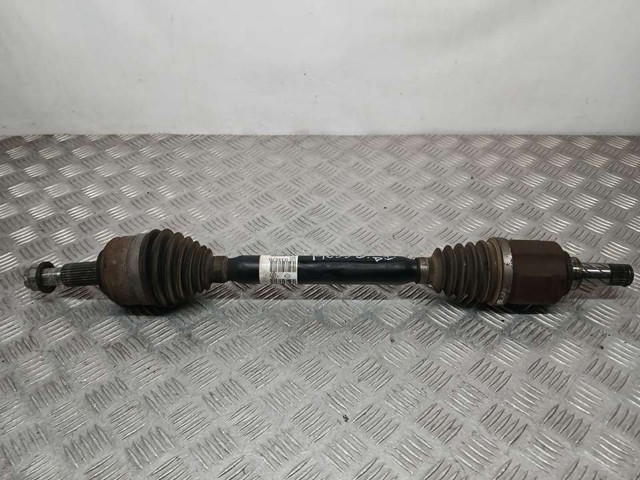 Semieixo (acionador) dianteiro esquerdo 8200934676 RENAULT