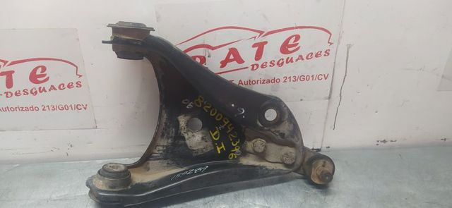 Braço oscilante inferior direito de suspensão dianteira 8200942396 RENAULT