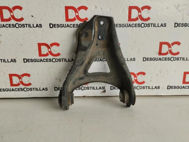Braço oscilante inferior esquerdo de suspensão dianteira 8200942407 RENAULT
