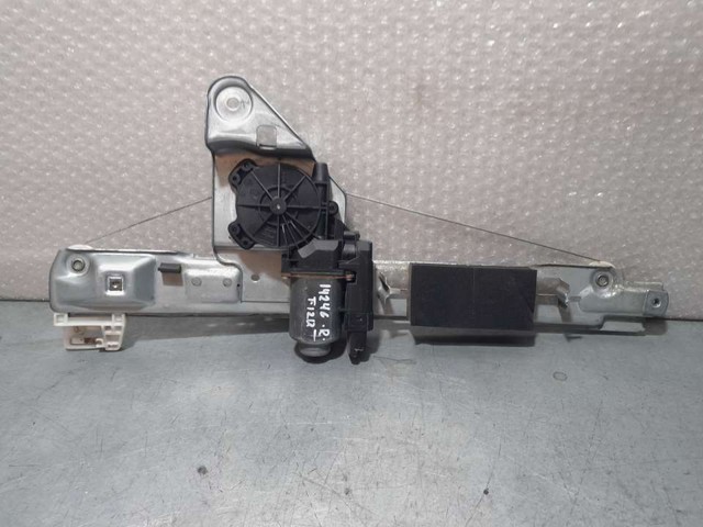 Mecanismo de acionamento de vidro da porta traseira esquerda 8201010924 RENAULT