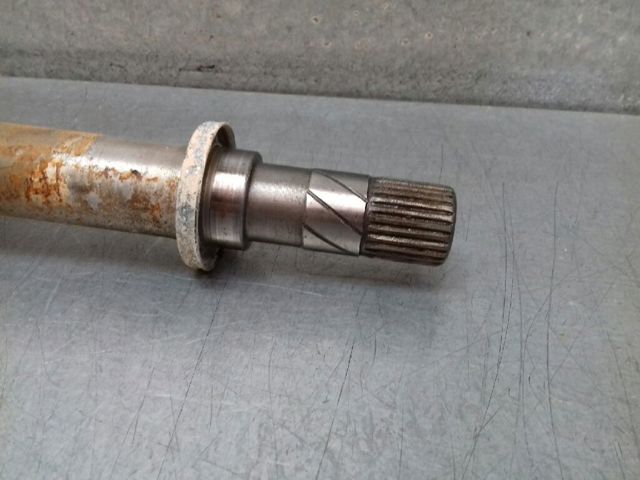 Semieixo (acionador) dianteiro direito 8201505574 RENAULT