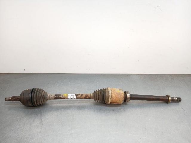 Semieixo (acionador) dianteiro direito 8201505574 RENAULT