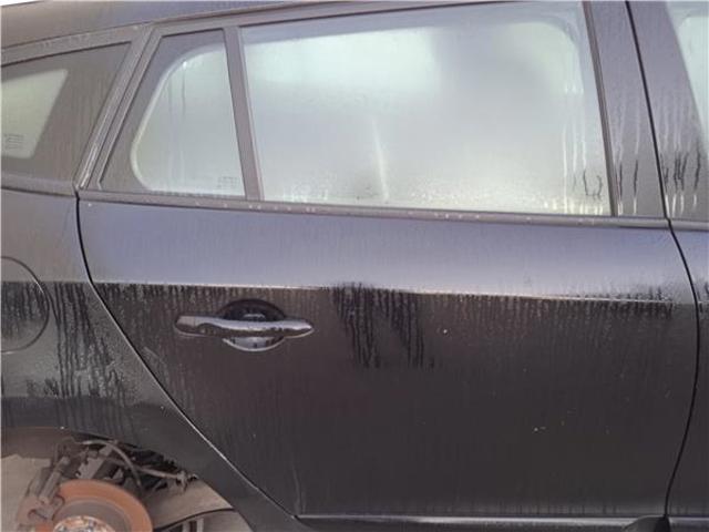 Porta traseira direita 821003697R RENAULT