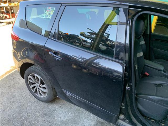 Porta traseira direita 821007080R RENAULT