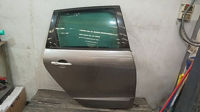 Porta traseira direita 821009283R RENAULT