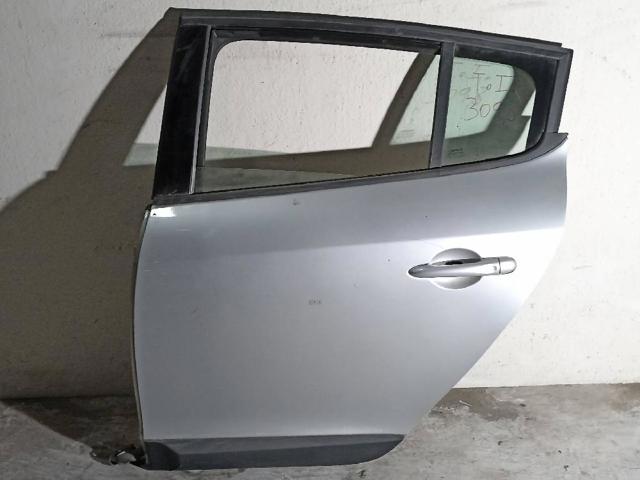 Porta traseira esquerda 821018543R RENAULT