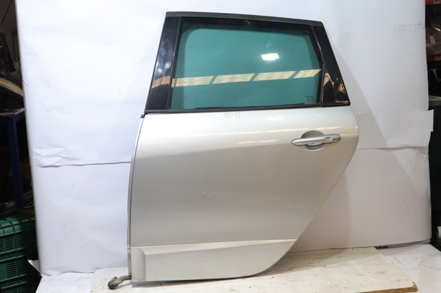 Porta traseira esquerda 821019679R RENAULT