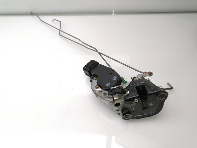 Fecho da porta traseira direita 8230165D10 SUZUKI