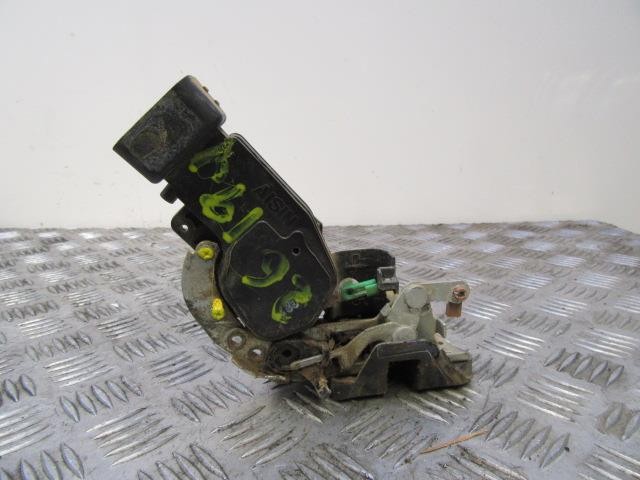 Fecho da porta traseira direita 8230165D10 SUZUKI
