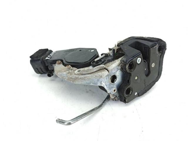 Fecho da porta traseira direita 8230165D10 SUZUKI