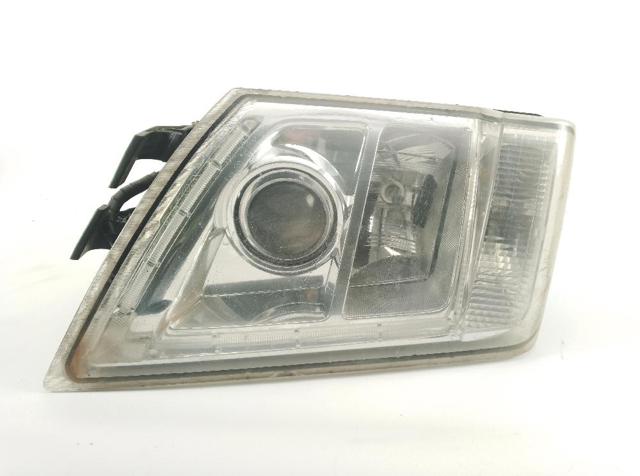 Luz direita 82304585 VOLVO