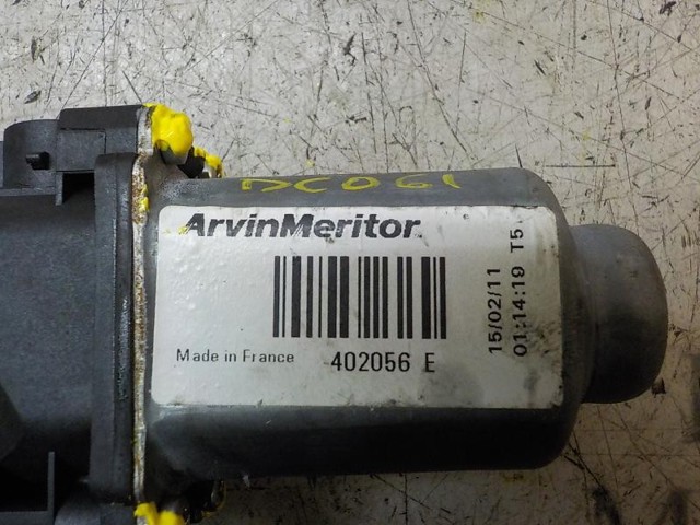 Motor de acionamento de vidro da porta dianteira direita 824601H000 HYUNDAI
