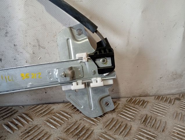 824601W000 Hyundai/Kia