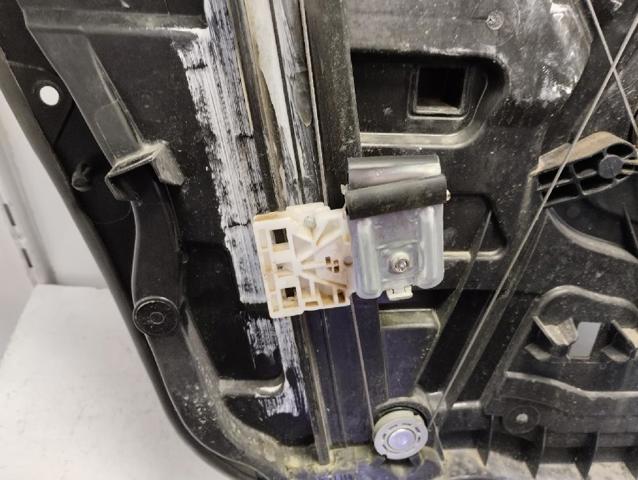 Fecho da porta dianteira direita 82480D7140 HYUNDAI