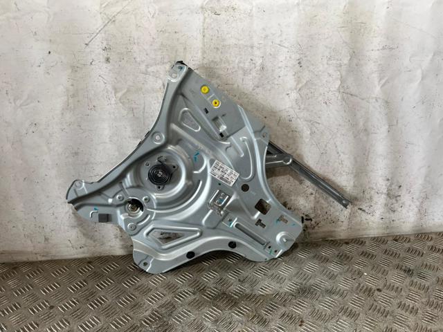 Mecanismo de acionamento de vidro da porta dianteira direita 82480V2Y000 HYUNDAI