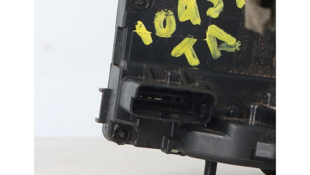 Fecho da porta traseira direita 82500JD90C NISSAN