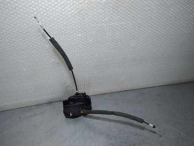 Fecho da porta traseira esquerda 825011KA2A NISSAN