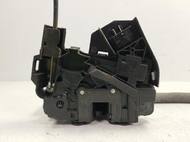 Fecho da porta traseira direita 825023014R RENAULT