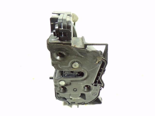 Fecho da porta traseira direita 825023014R RENAULT