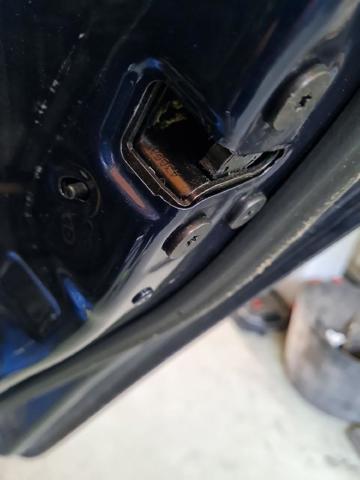 Fecho da porta traseira direita 825023014R RENAULT