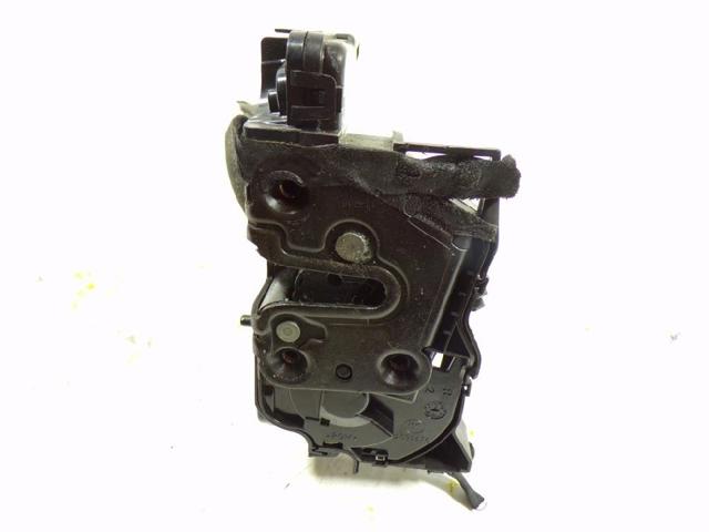Fecho da porta traseira direita 825023014R RENAULT