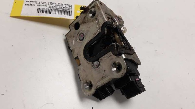 Fecho da porta traseira esquerda 825031894R RENAULT