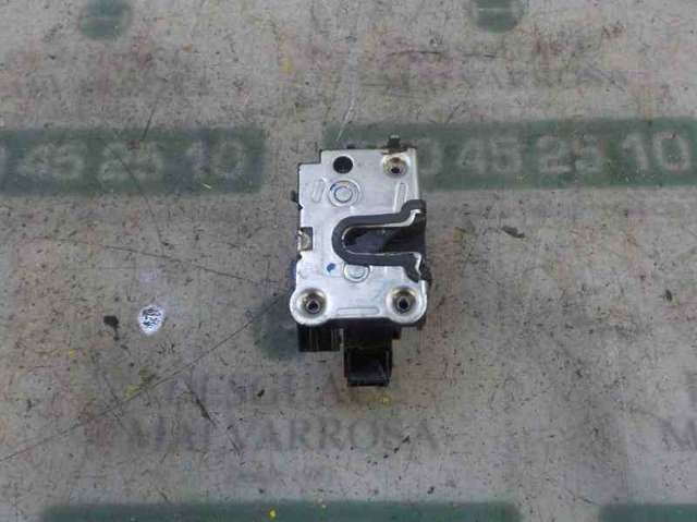 Fecho da porta traseira esquerda 825031894R RENAULT