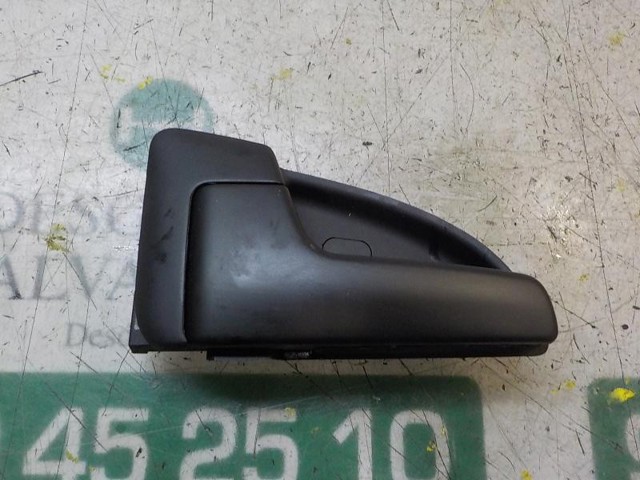 Maçaneta interna dianteira/traseira da porta esquerda 826101H000EQ HYUNDAI