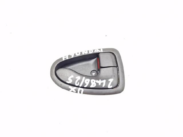 Maçaneta interna dianteira/traseira da porta direita 8262025000YN HYUNDAI