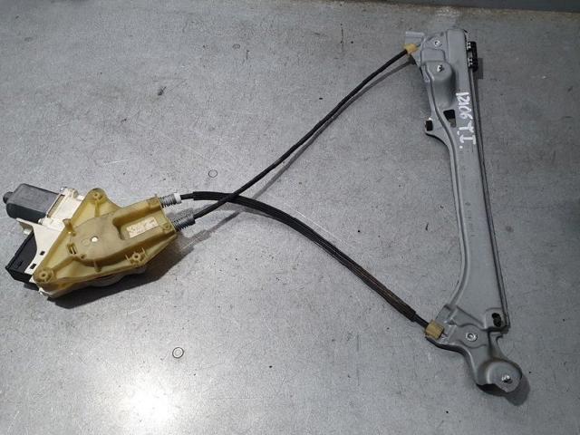 Mecanismo de acionamento de vidro da porta traseira esquerda 827010001R RENAULT