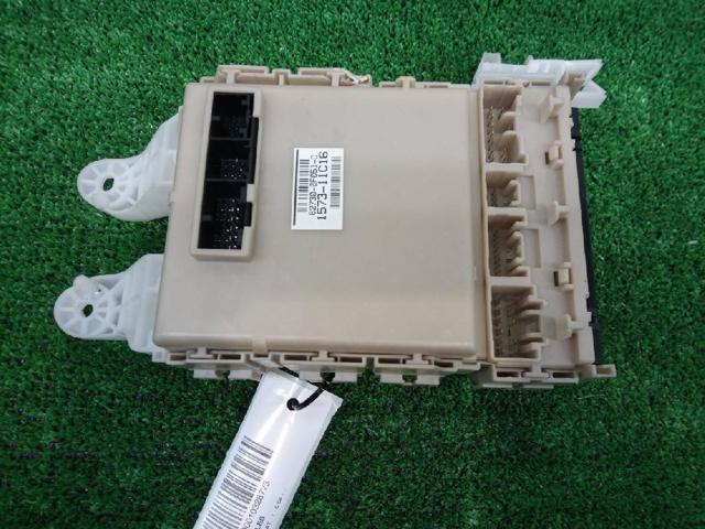 Unidade de dispositivos de segurança 827300F051C TOYOTA