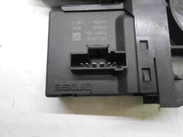 Motor de acionamento de vidro da porta traseira esquerda 827310004R RENAULT
