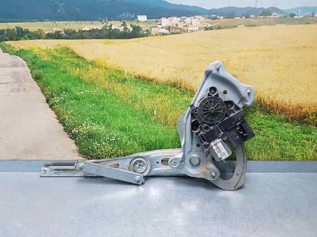 Motor de acionamento de vidro da porta traseira esquerda 827310004R RENAULT