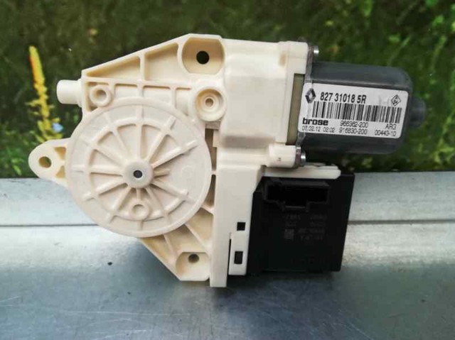Motor de acionamento de vidro da porta traseira esquerda 827310185R RENAULT